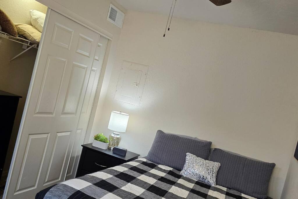 Cozy Updated Cove Of Heaven, 5Mins To Lake Hefner! Oklahoma City Exterior photo